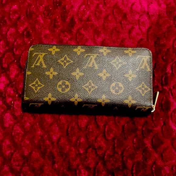 Louis Vuitton Handbags - Great condition, worn once